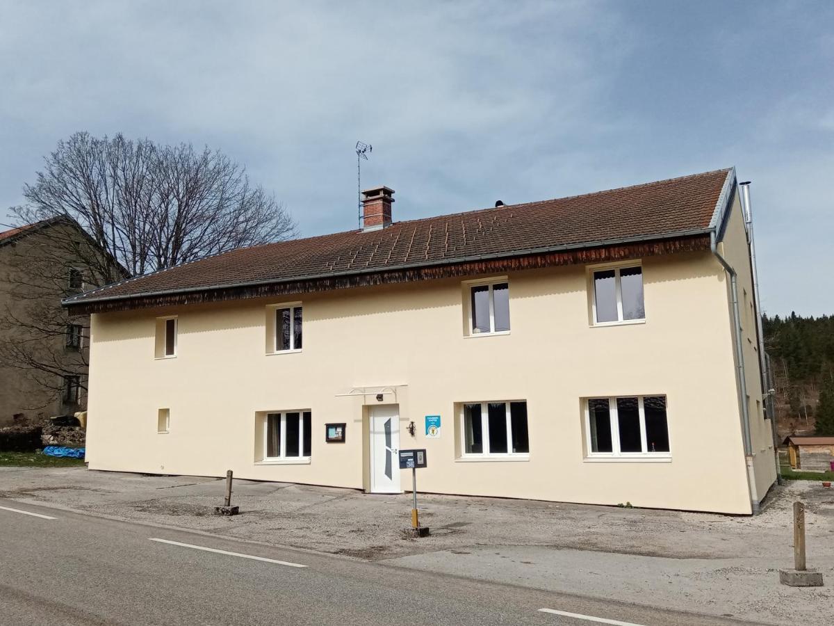 Bed and Breakfast Les P'Tites Pistes Chaux-des-Pres Exterior foto